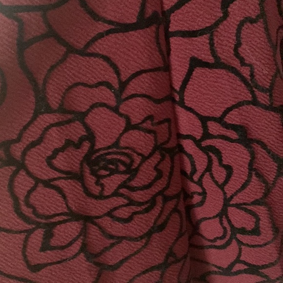 Red and black 3D flower dress with mesh top. - Picture 4 of 4